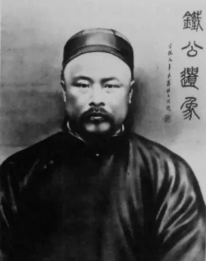 红龙扑克 - 专业在线扑克赛事运营商