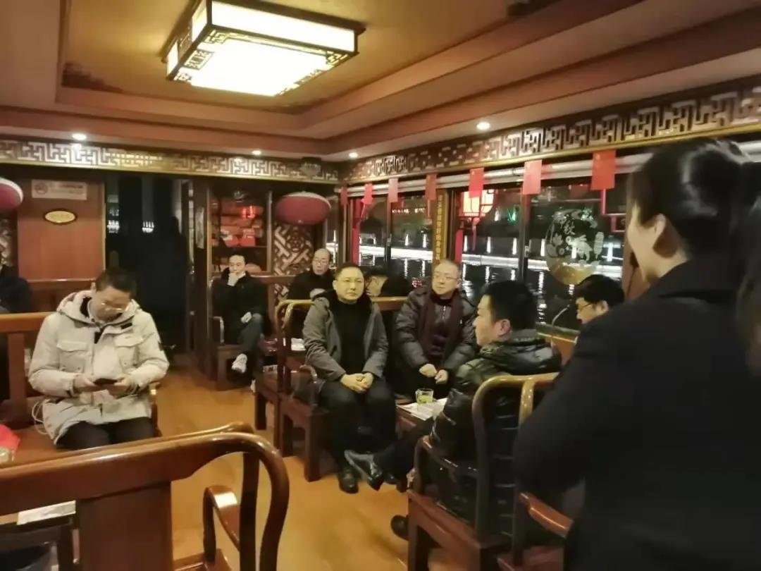 红龙扑克 - 专业在线扑克赛事运营商