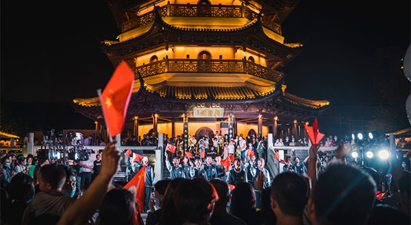 燃！！快闪唱响《我和我的祖国》，，国庆小长假乐游里运河！！