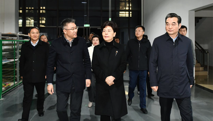 省委常委、省委宣传部部长徐缨来淮调研