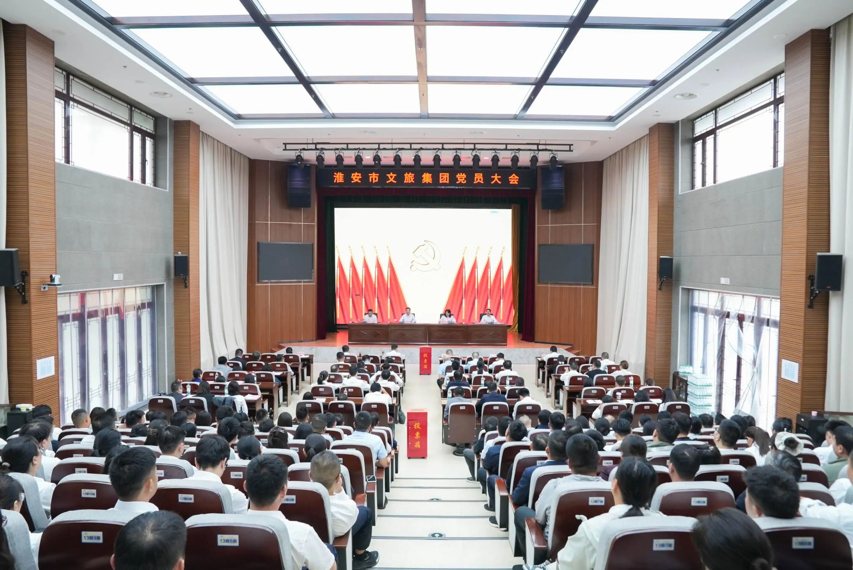 红龙扑克 - 专业在线扑克赛事运营商