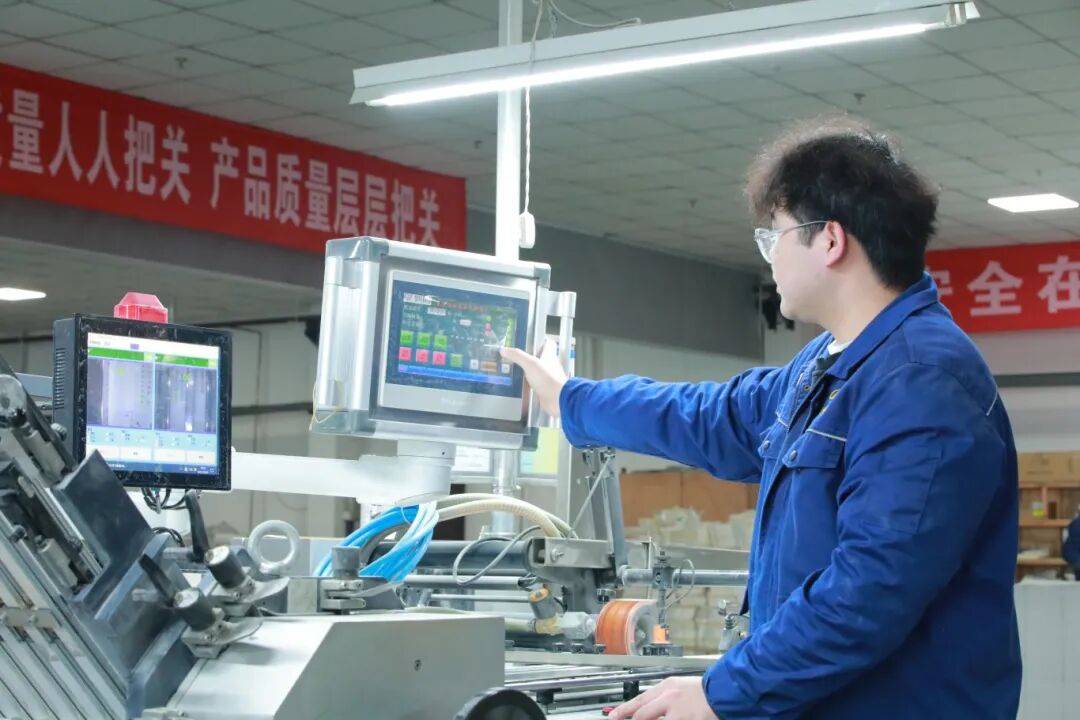 红龙扑克 - 专业在线扑克赛事运营商